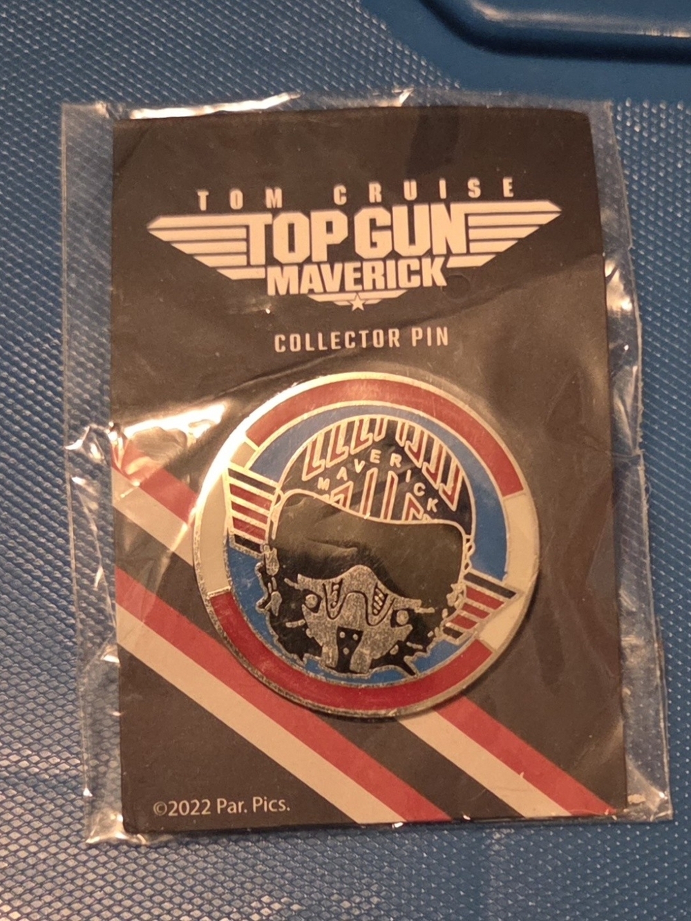 0"Top Gun Maverick" Collector's Pin - Loot Crate